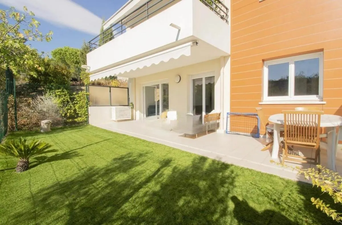 Sea View Apartment 2 Bedrooms Saint-Laurent-du-Var France